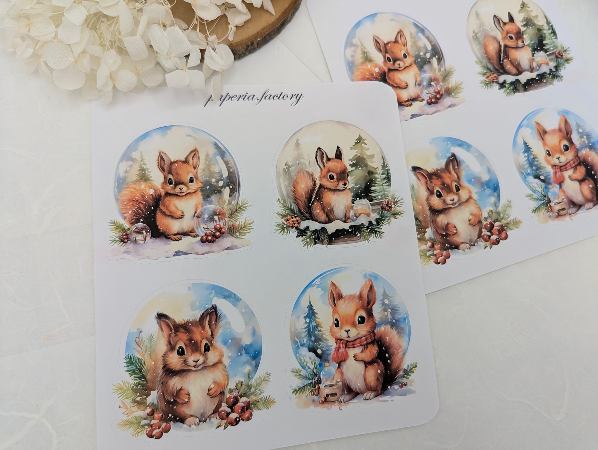 Stickersheet Schneekugel, tierische Sticker, Planerdeko, Journaling, Scrapbooking, Tiersticker, Aufkleber Eichhörnchen, Weihnachtskugel Sticker