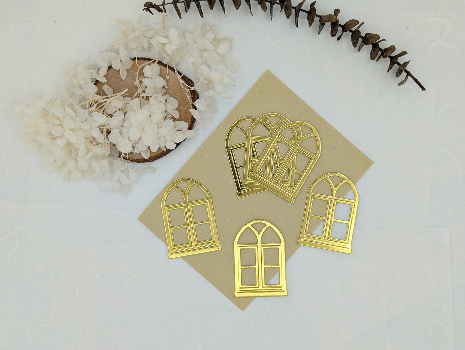 Stanzteile Fenster, weihnachtliche die cuts, Scrapbookdeko, Journaling, Stanzlinge gold und schwarz, weiße die cuts