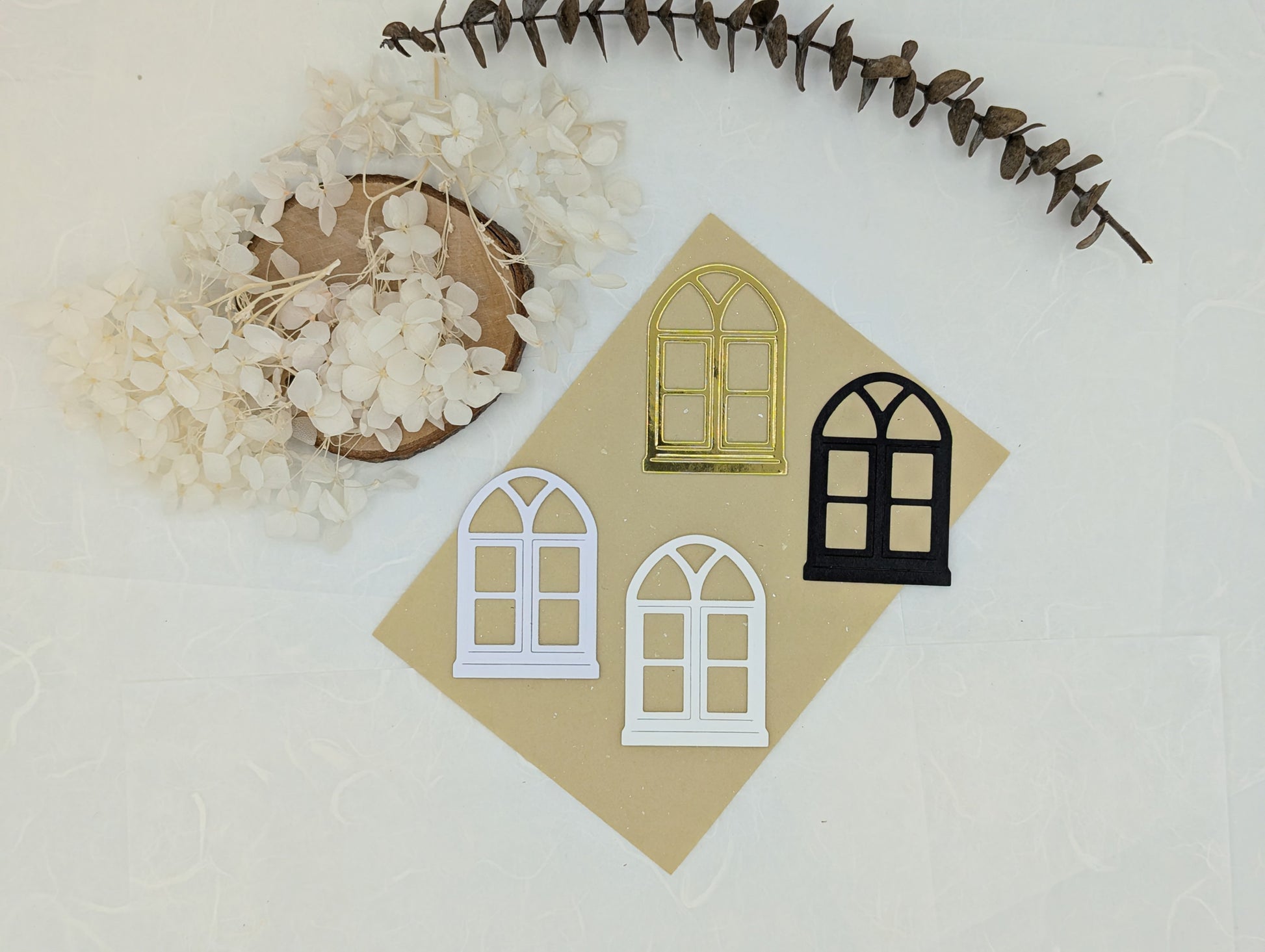 Stanzteile Fenster, weihnachtliche die cuts, Scrapbookdeko, Journaling, Stanzlinge gold und schwarz, weiße die cuts