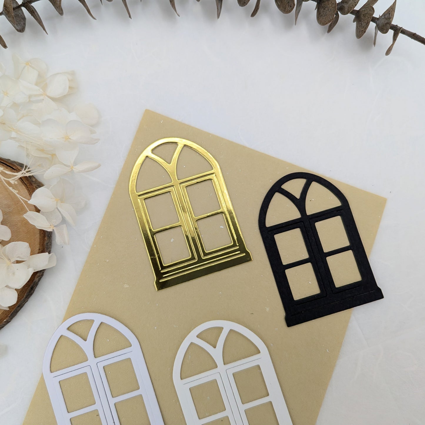 Stanzteile Fenster, weihnachtliche die cuts, Scrapbookdeko, Journaling, Stanzlinge gold und schwarz, weiße die cuts